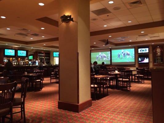 Sportsman's Club Bar & Grill