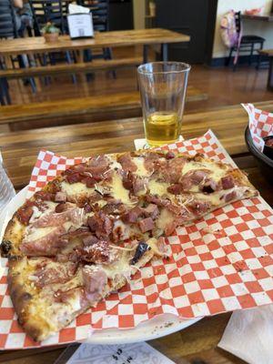Meat Tap Pizza