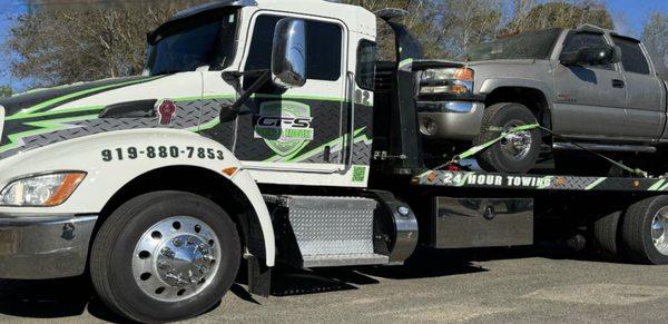 Emergency roadside towing - 24/7 - Large and small vehicles