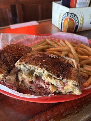 Best Reuben ever!!