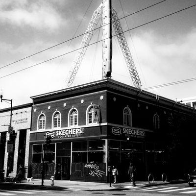 SKECHERS Warehouse Outlet