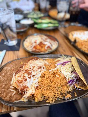 Uno combo plus a relleno. Excellent.