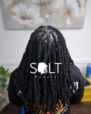 Palm Roll Loc Retwist