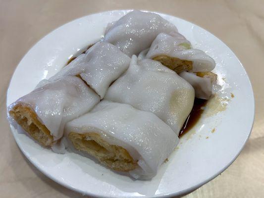 steamed rice noodle with Chinese donuts and shrimps