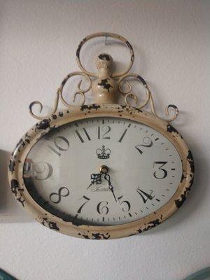 Adorable vintage looking clock