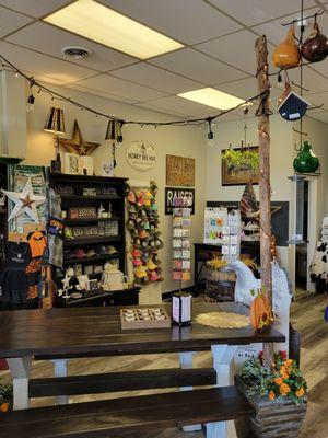 Lickinghole Creamery & Gifts