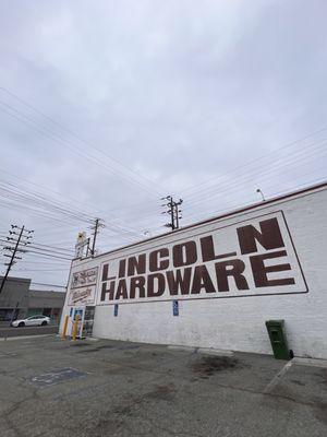 Lincoln Hardware