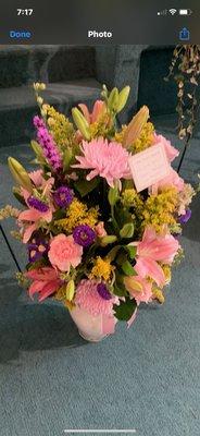 Country Flower And Candle Shop