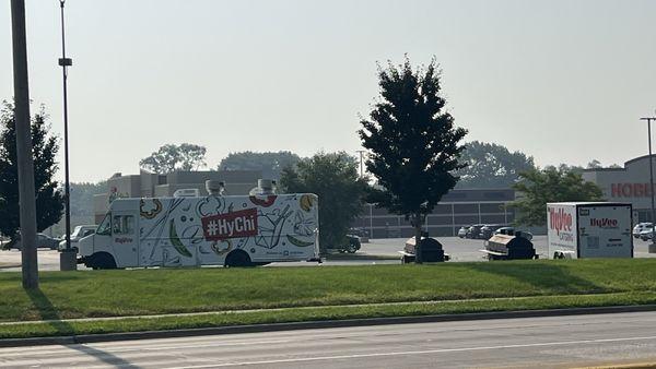 Hy-Vee Grocery Store