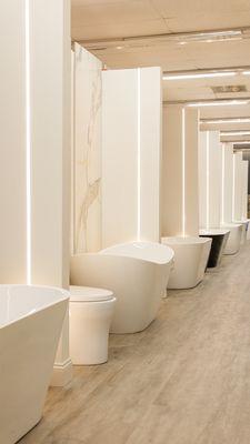 Bathtub heaven exists. Dozens of spa-style tubs you can see, touch, and try. Only at Sacramento's biggest showroom.