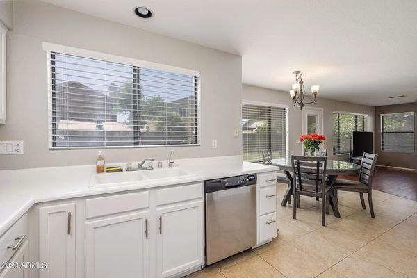 Arista Quartz & Natural Stones