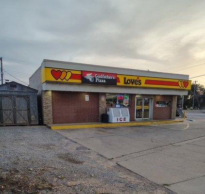 Love's Country Store