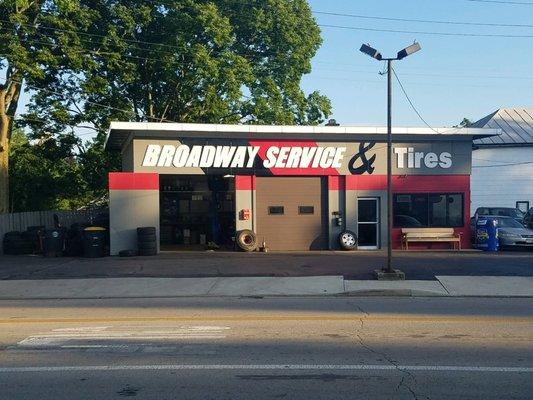 Broadway Service & Tires
tires, batteries, service work, oil, lube & filter
U-Haul Authorized Dealer
(formerly Al's BP)