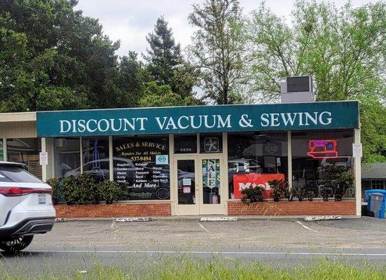 Discount Vacuum & Sewing