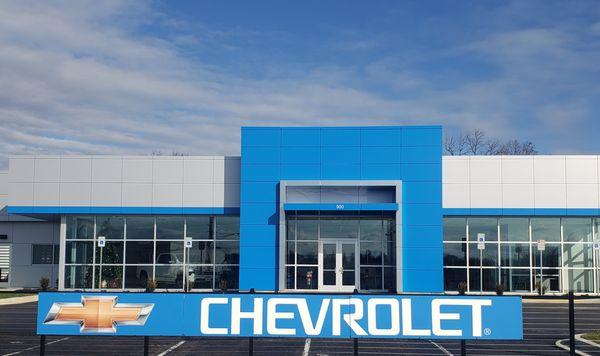 All new Len Stoler Chevrolet showroom