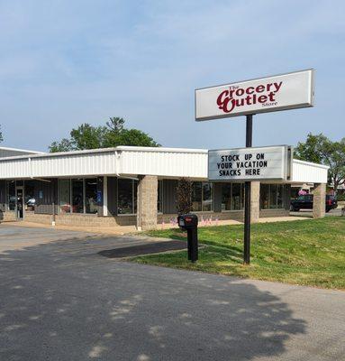 The Grocery Outlet Store