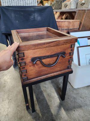 Itchy Knee Japanese Antiques