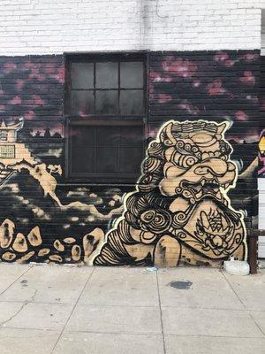 Lion statue still here.