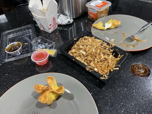 Moo Shu Combination and crab rangoon