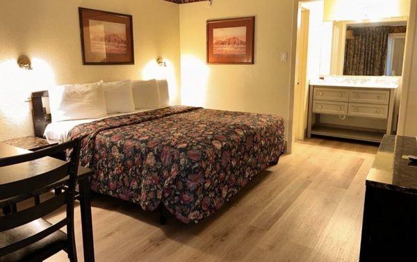 River Forest Inn