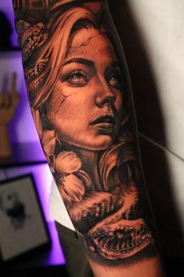 Golden Rose Tattoo Studio