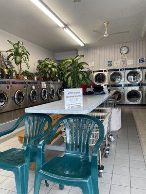 Prasinos Laundromat