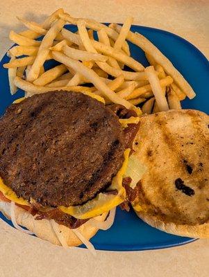 W & M Bar-B-Q Burger
