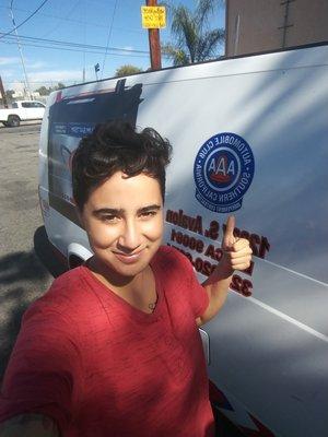 Oscar the driver that came and serviced was amazing he was professional and reliable i did not even wait 15 min and i wasent stranded anymor