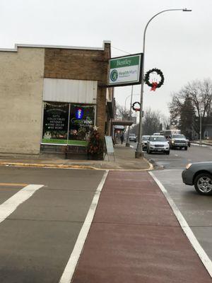 Grapevine Galleria Storefront on Main & 2nd Streets in Westfield, WI 53964
