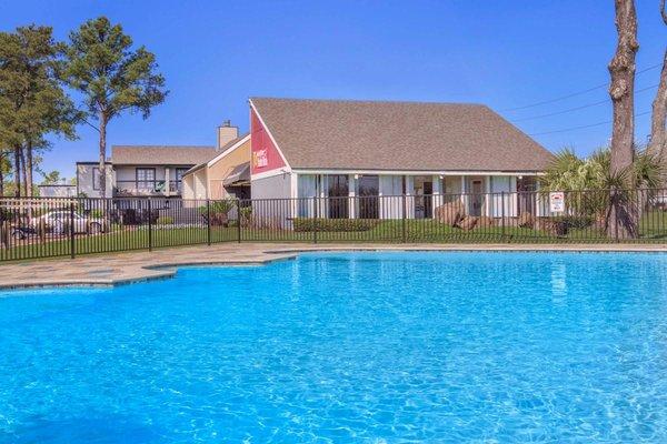 The Grove at Pinemont