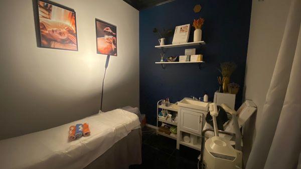 Facial Room