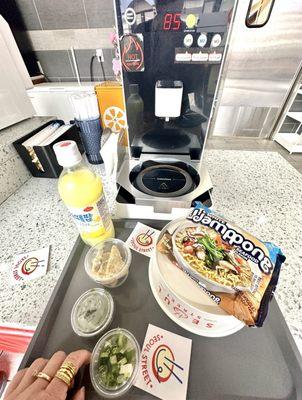 Ramen cooking station