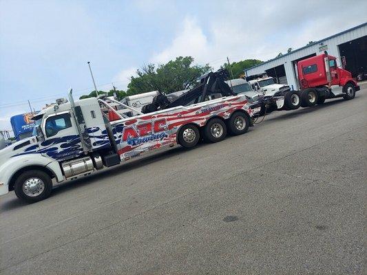 Heavy Duty Towing