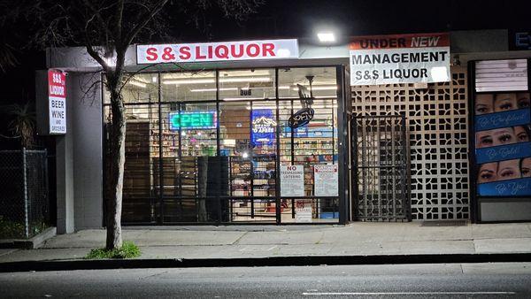 S & S Liquor Store