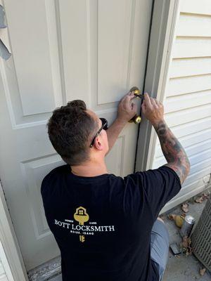 Bott locksmith