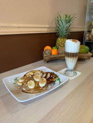 Pancakes topped with Bananas & Cappuccino