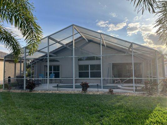 Pool enclosure Rescreen