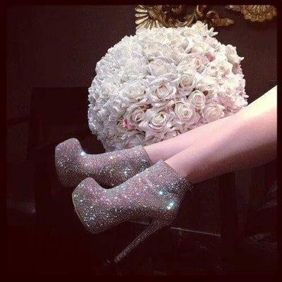 Say no to drugs.
Get high on heels.
Love the art!