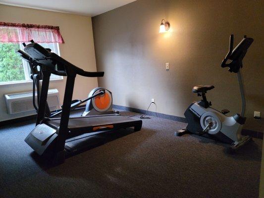 24 hour gym. Yup, that's it.