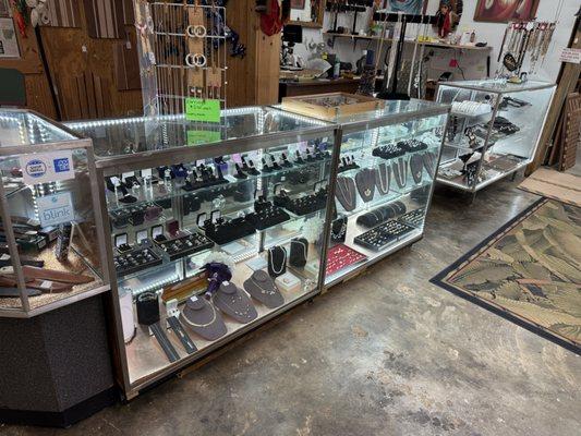 Midwest Antiques and Collectables