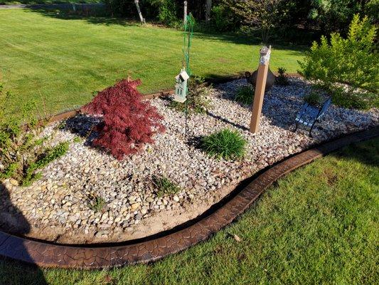 Distinctive Edge Concrete Landscape Edging