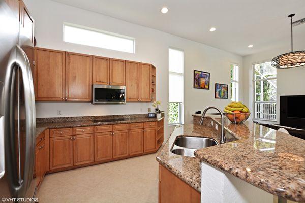 Giuseppe Hernandez - RE/MAX Select Group