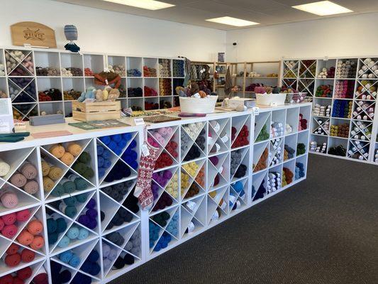 Beautiful yarn selection, sorted by weight. Here is our friend Worsted