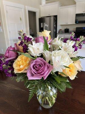 Fresh blooms, tasteful colors and attention to detail.