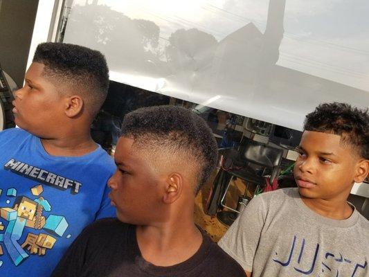 Head To Toe Barber Salon