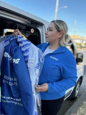 Same Day Rush Service. Picked up this morning before 11:00am and delivering before 05:00pm today. Find out how convenient we are.