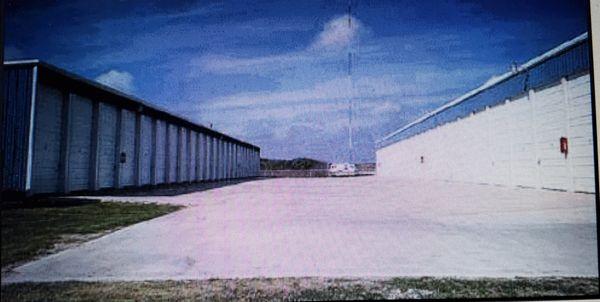 At Waters Edge Boat Storage