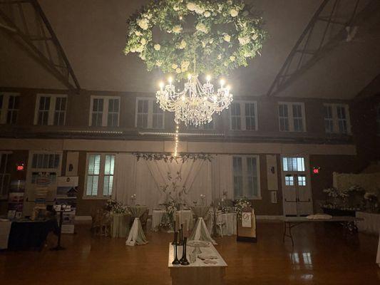 Mistletoe and Ivy put a Chandelier in The Ribeyre Center for a Wedding Showcase and it was fantastic!