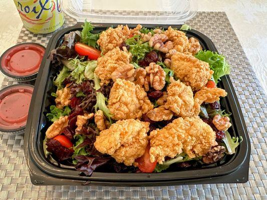 Magoos Favorite Salad with Crispy Tenders