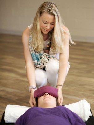 Community classes in acupuncture and acupressure, self hypnosis,chi / qi gong, meridian exercises and more.